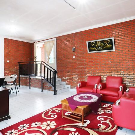 Villa Madani Paragajen 외부 사진